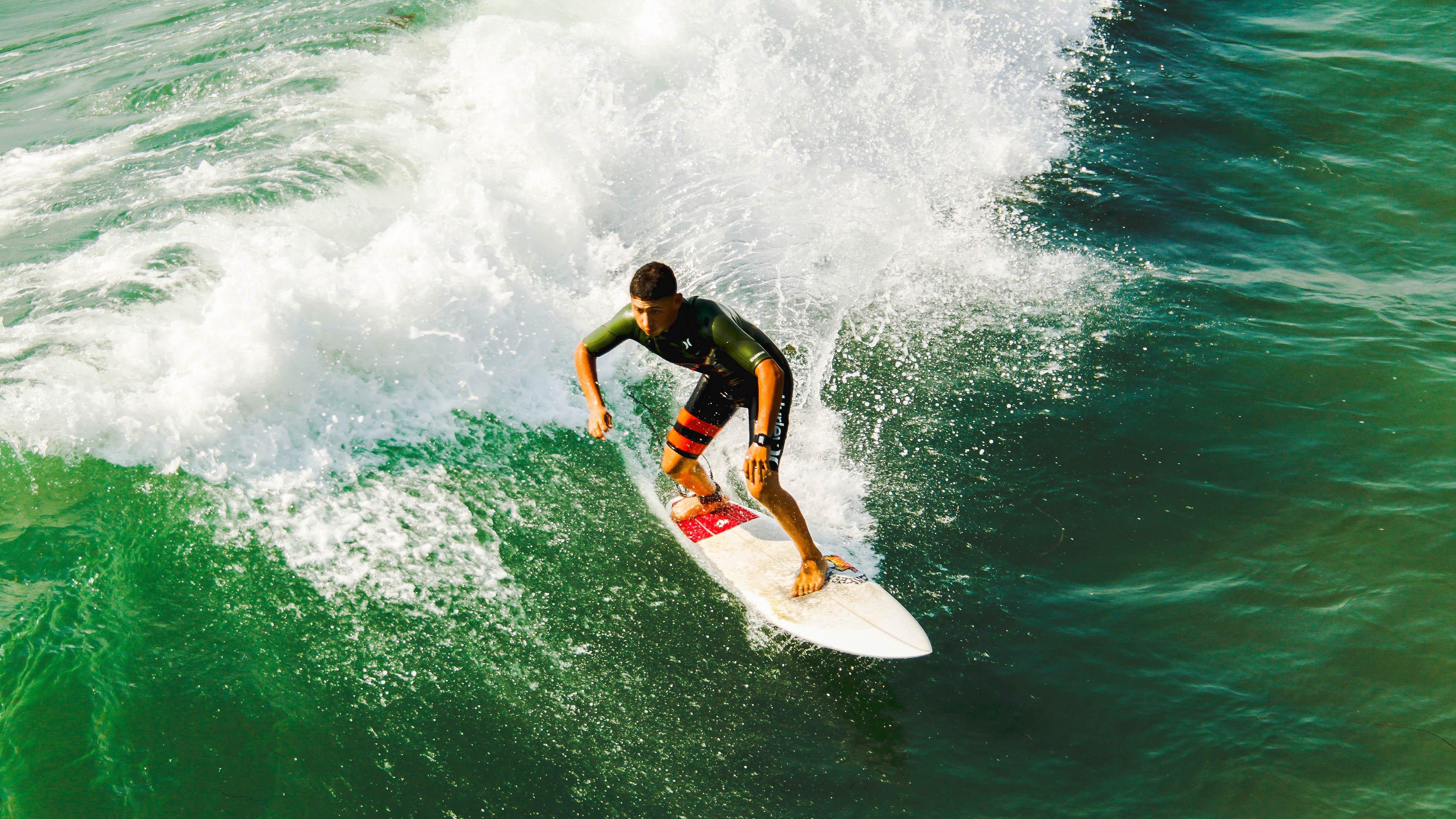 纳达尔鏖战五盘险胜德约科维奇 第15次挺进法网男单决赛