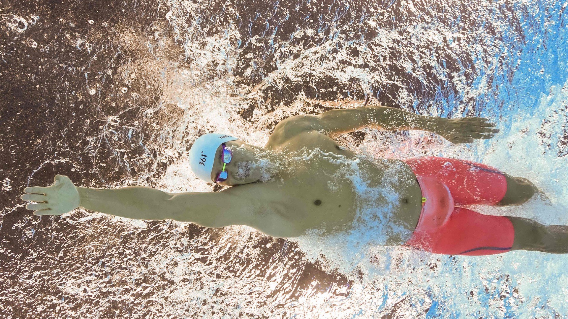 亚洲跳远新星张天佑打破纪录,跃出8米45佳绩